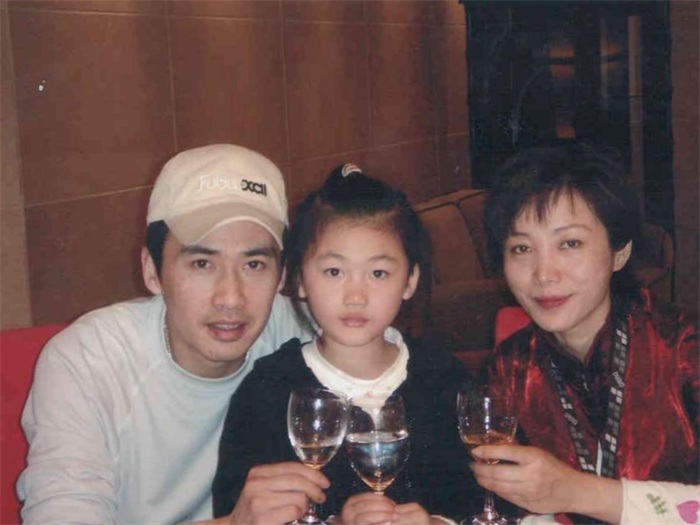 柳云龙《叱咤之城》预计10月开机,成功背后贤能的女人终于藏不住!