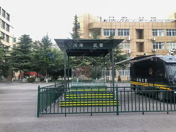 武警站岗台岗亭