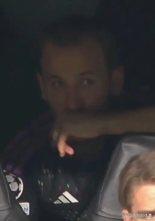 25年前决赛的黑色三分钟重现,拜仁是如何被皇马拉进同一条河的?