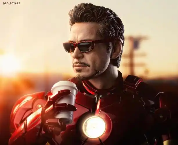 《钢铁侠2》钢铁侠mark 4 连拆甲机台1:6 比例珍藏套装官方实物图