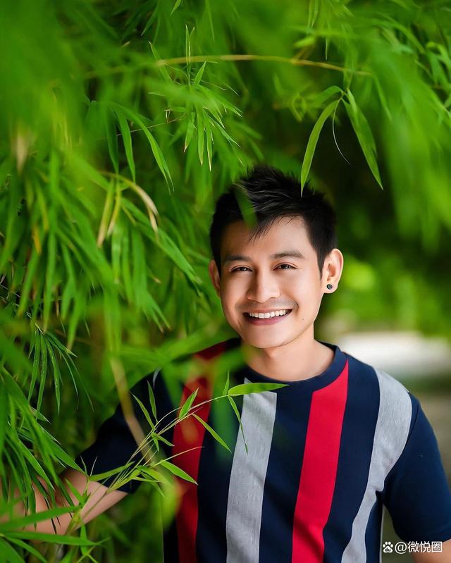在当今社会,阳光帅气的95后大男孩们备受瞩目.