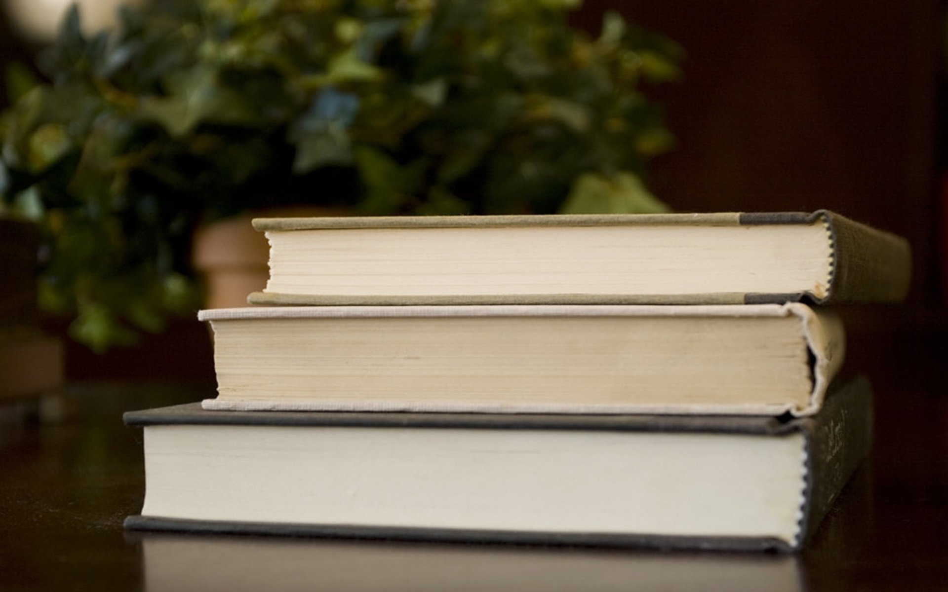 简约书籍文艺风高清图片桌面壁纸