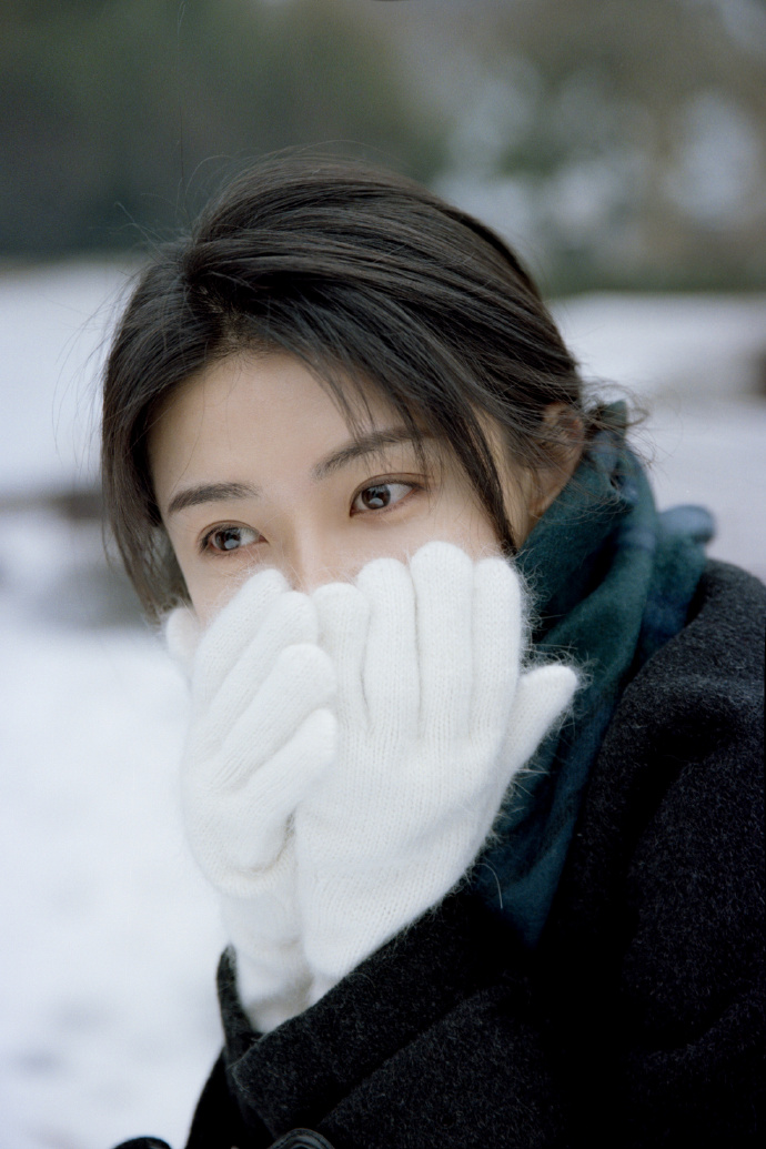 梁洁淡颜清水妆