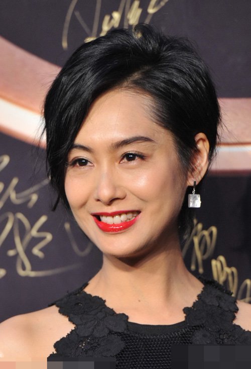 方脸超短发不烫不染的发型 淳朴自然的女生发型