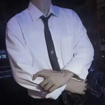 穿白色衬衫清新干净男生头像
