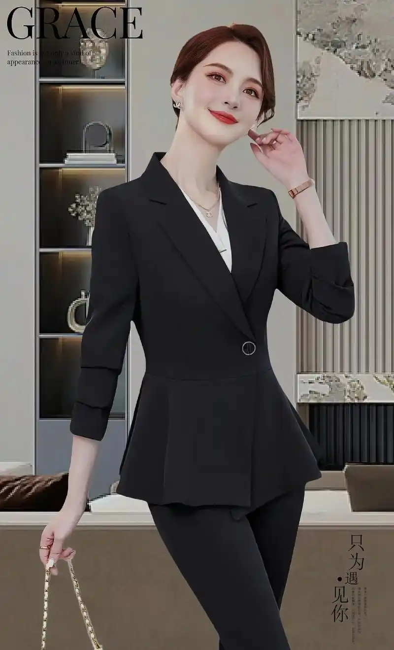尊贵优雅的女士职业装,专为追求时尚与品质的现代女性打造.