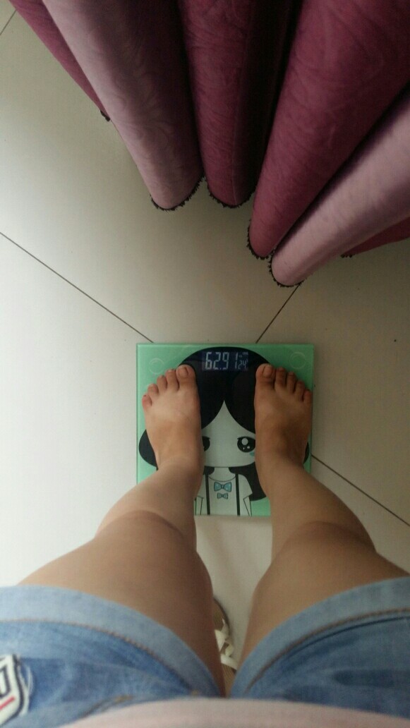 从今天开始打卡减肥,每天晒称体重图