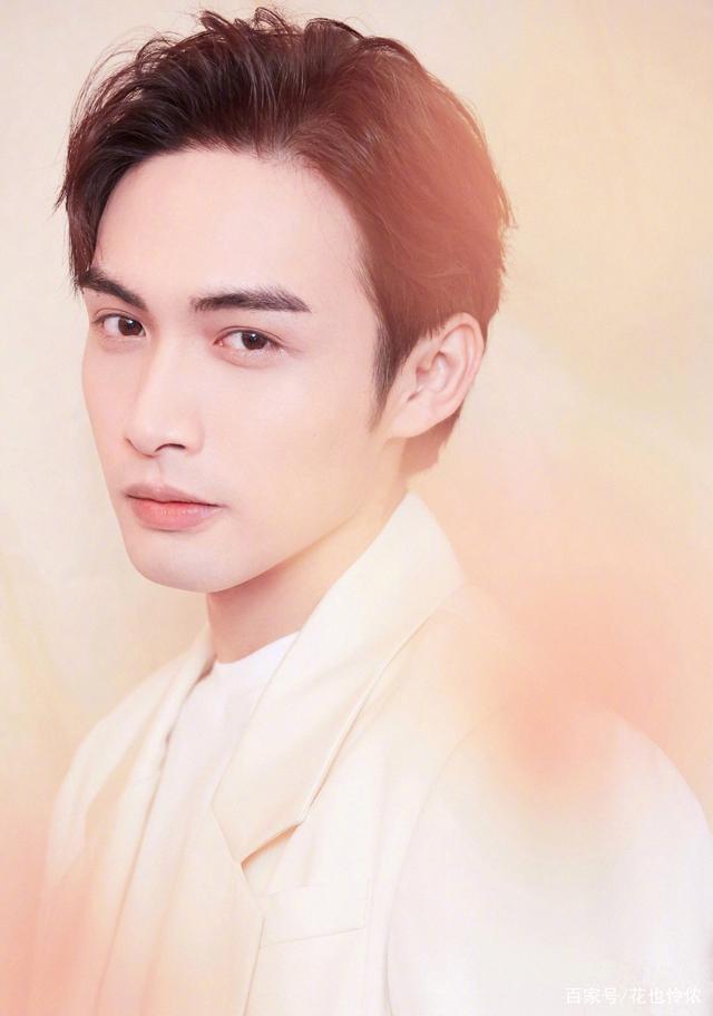 张彬彬迷人眼神杀,含情脉脉却炙热如火,有没有狙击到你的少女心