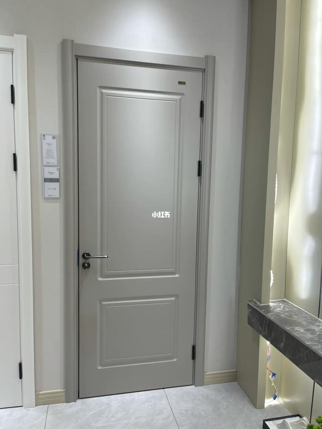 卧室门用什么颜色