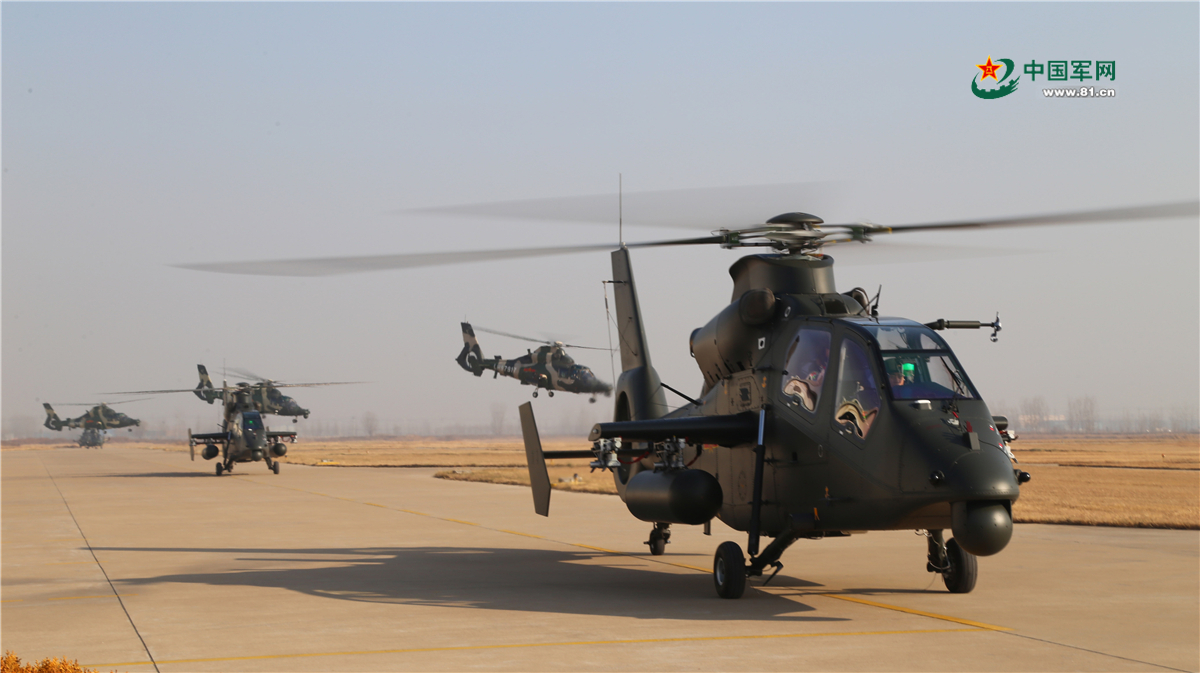 这一天,我陆航旅6种机型30余架战机紧急升空