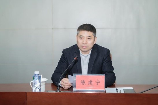 新材料科技园党工委书记,管办主任陈建宁强调,园区企业和管办员工一要