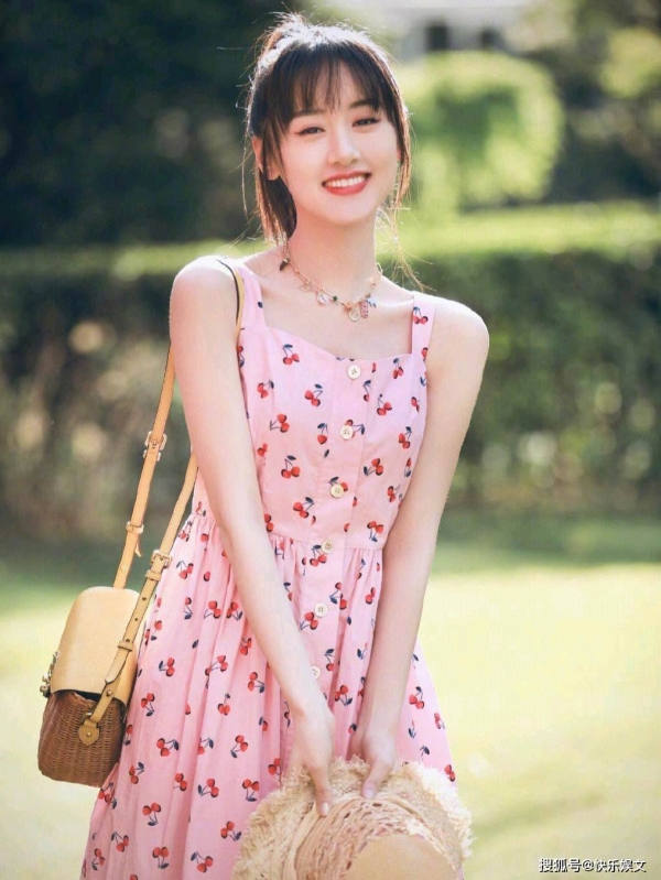 31岁袁冰妍涉税遭封杀父母均是公务员钟汉良等多部作品受影响