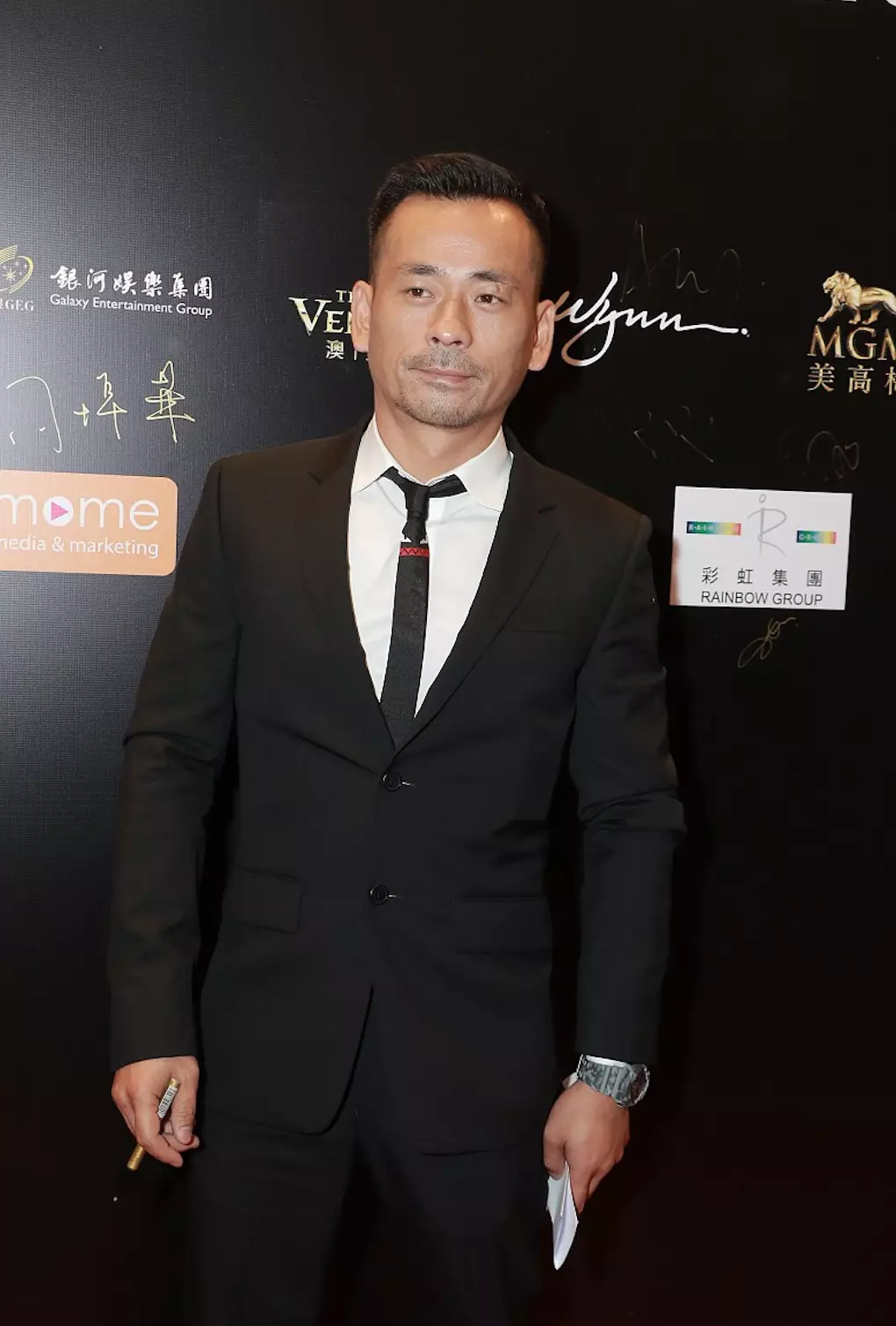 洗米华被批捕前全家不知情,洗米嫂在谈两性关系,曾公开否认违法_澳门