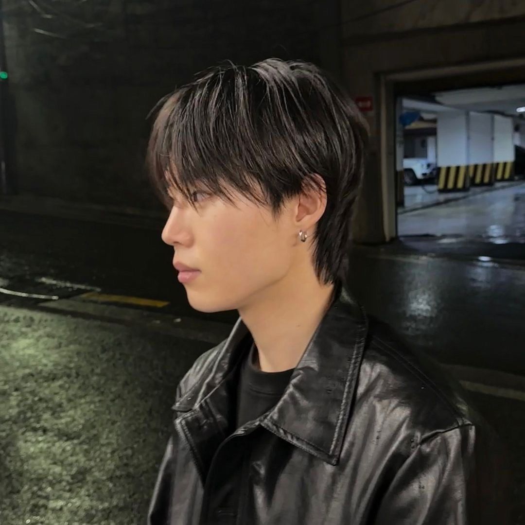 男生自然卷长发发型