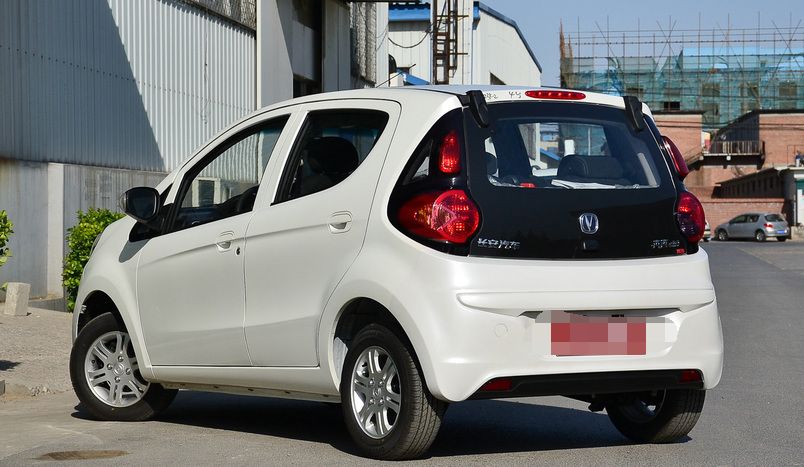 长安汽车奔奔mini造型饱满有张力圆润也带着犀利