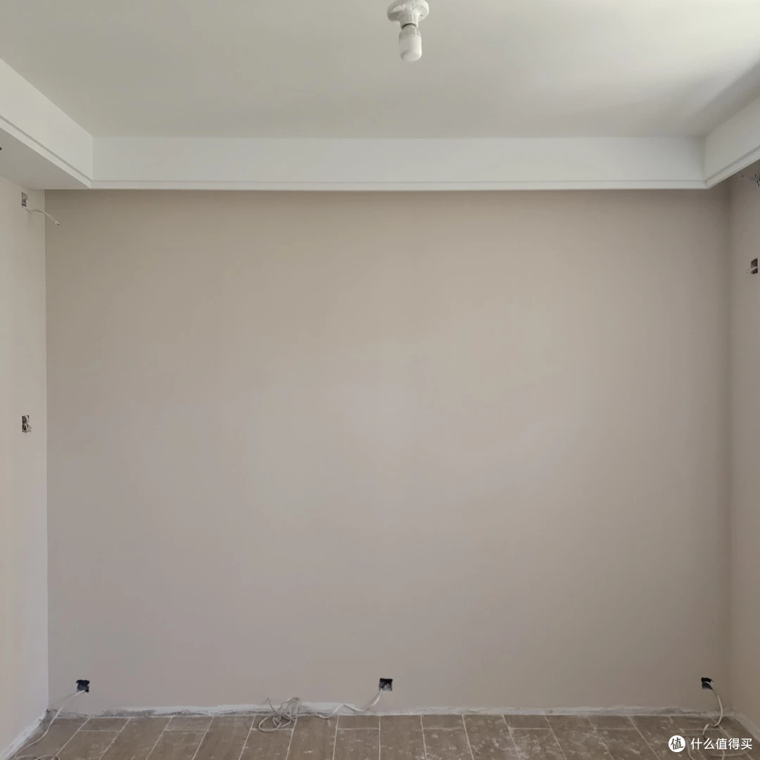 完成奶咖第二遍滚刷,和三棵树浅灰粉浅灰粉确实非常相似