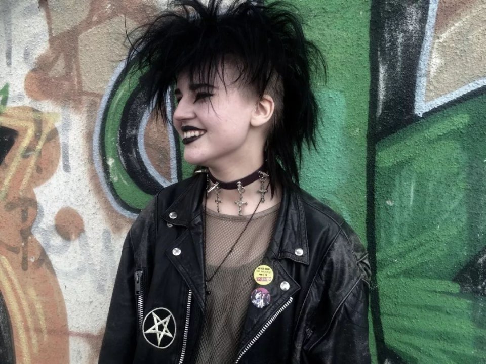 什么!谢霆锋的这款"鸡冠朋克头",他用电熨斗熨了1个小时