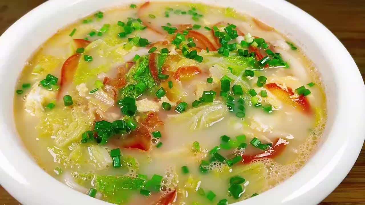 简单易学,实用家常 为您推荐: 三鲜汤这么做,汤汁鲜美,做法简单,大人