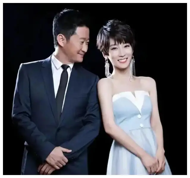 吴京西服搭配秋衣,破棒球帽配场合得体?_人生_成功_妻子