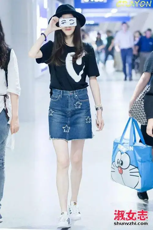 夏季t恤怎么穿 看女明星t恤穿衣打扮街拍(4)