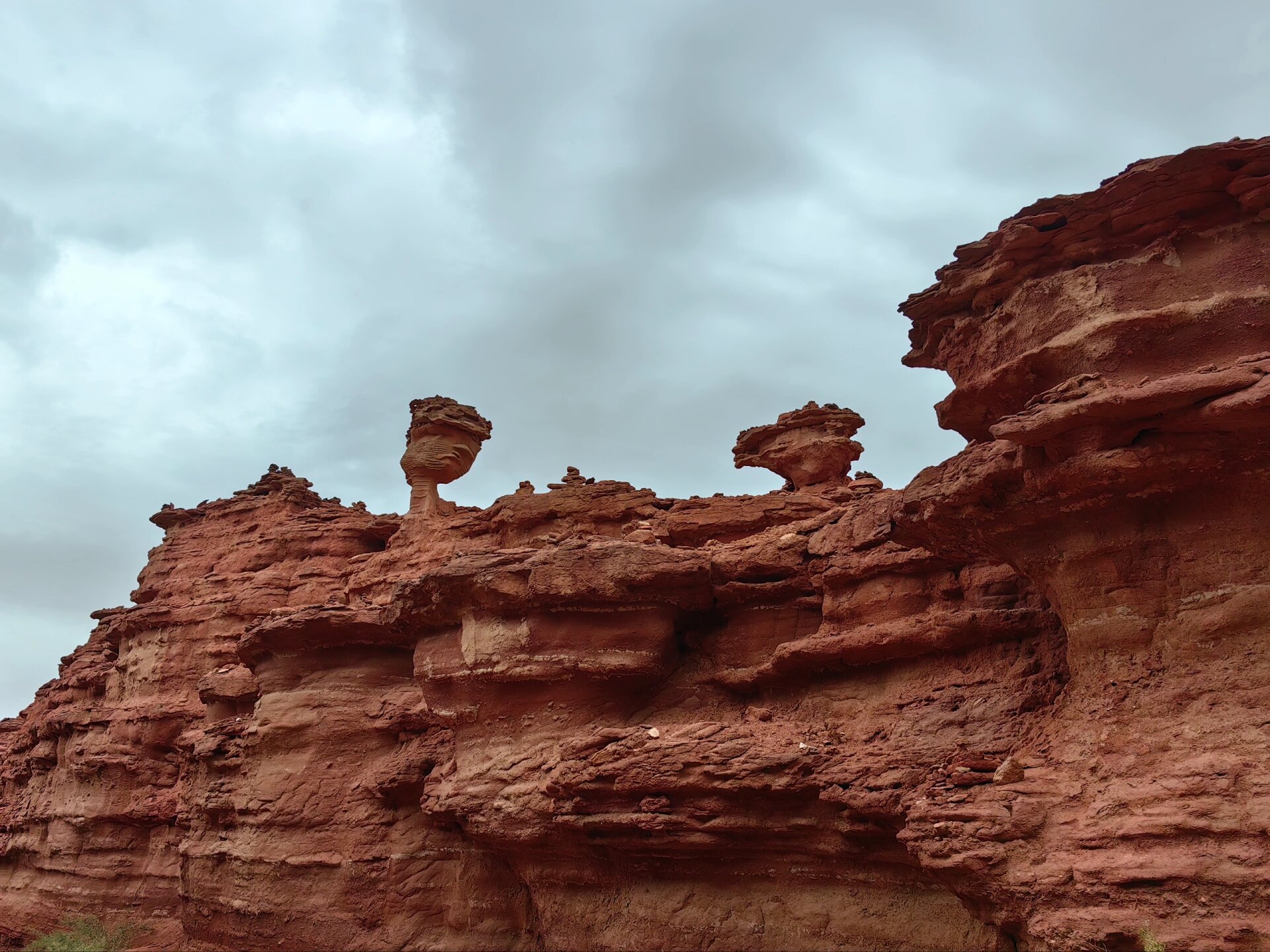 内蒙自驾——阿拉善梦幻峡谷 梦幻大峡谷位于阿拉善左旗敖伦布拉格镇