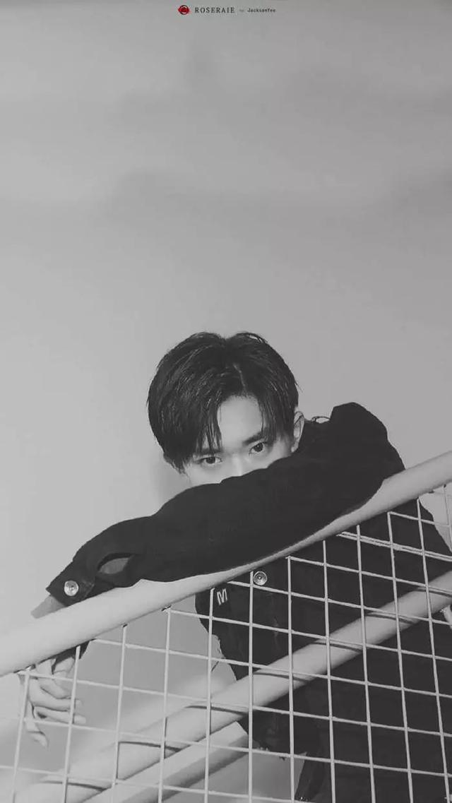 一组易烊千玺超拽帅气的高清图片   千纸鹤们在哪里呢,易烊千玺帅气的