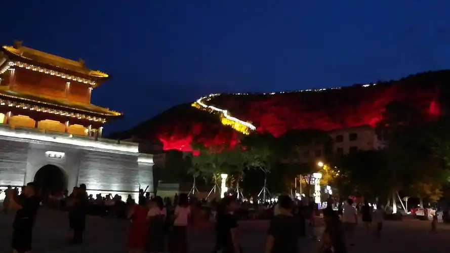 盛夏延安宝塔山夜景