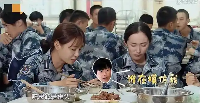 在《真正男子汉》节目中,丫丫与杨幂一同参与.