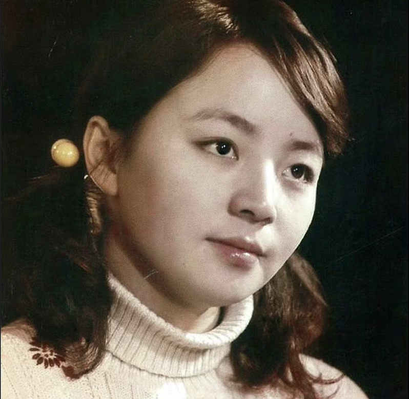 宋丹丹年轻的时候是真漂亮啊,不输几十年前的香港美女