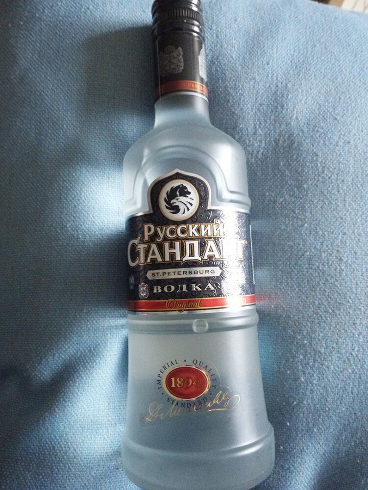 当地著名的伏特加,好喝不贵,超市也有卖.