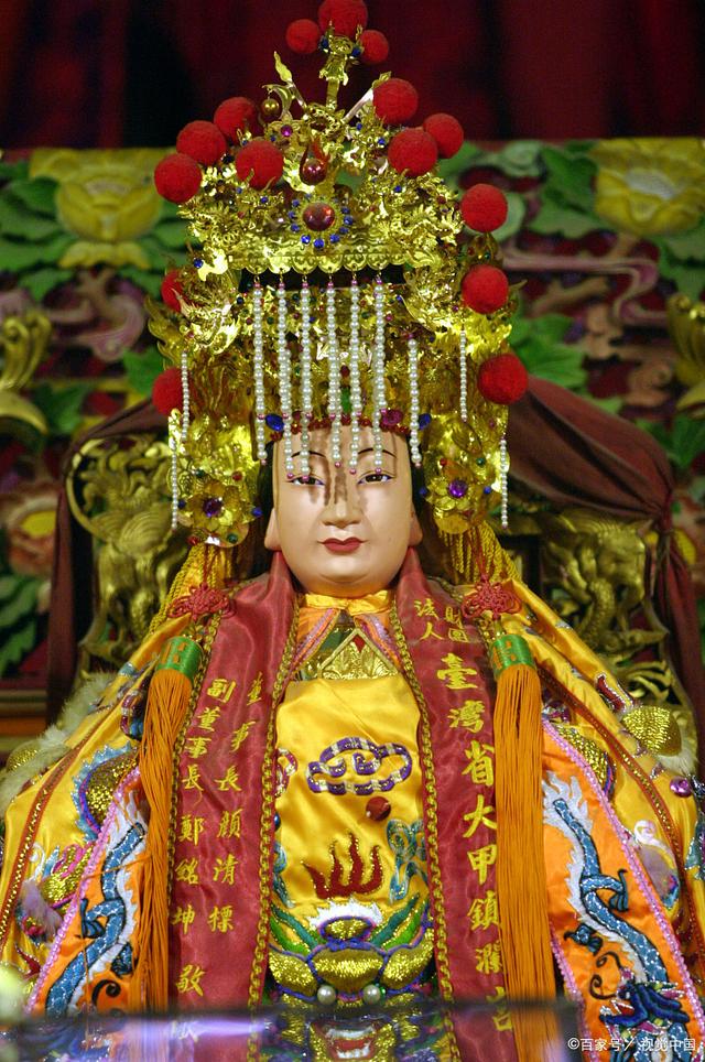 西王母娘娘,又称"西王母",是中国古代神话传说中的一个女神