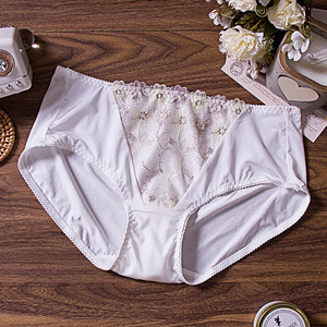 白色女内裤