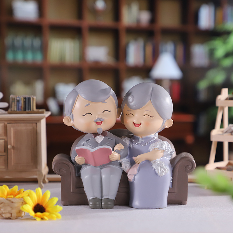 创意摆件民国往事相守老爷爷老奶奶结婚礼物送新人家居桌面装饰品