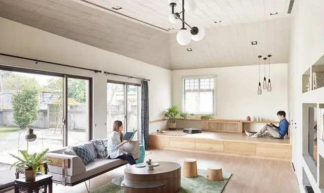 客厅装个榻榻米的5种好处,收纳只是其次!看完你心动吗?