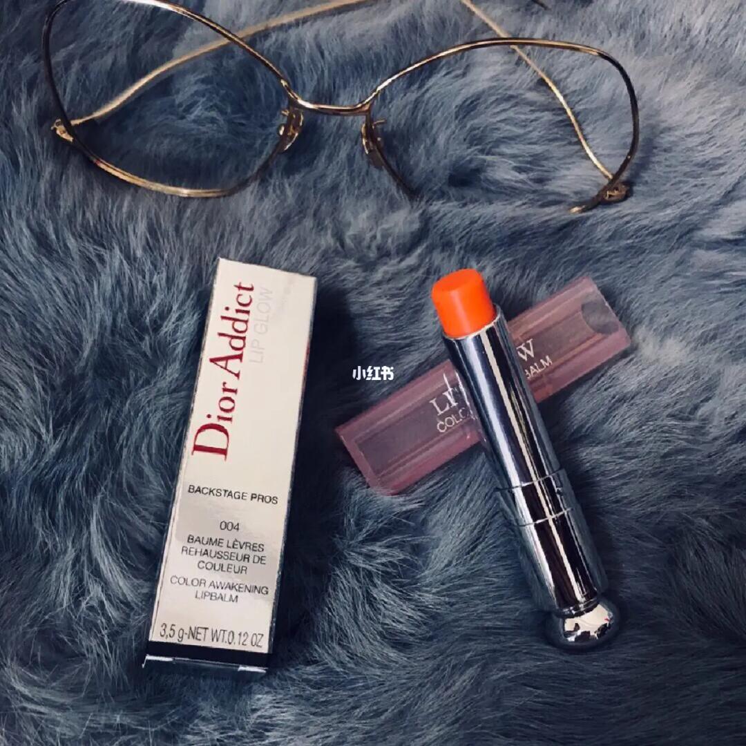 可以当裸色口红,也可以用来打底,提升一个滋润度,dior迪奥变色润唇膏.