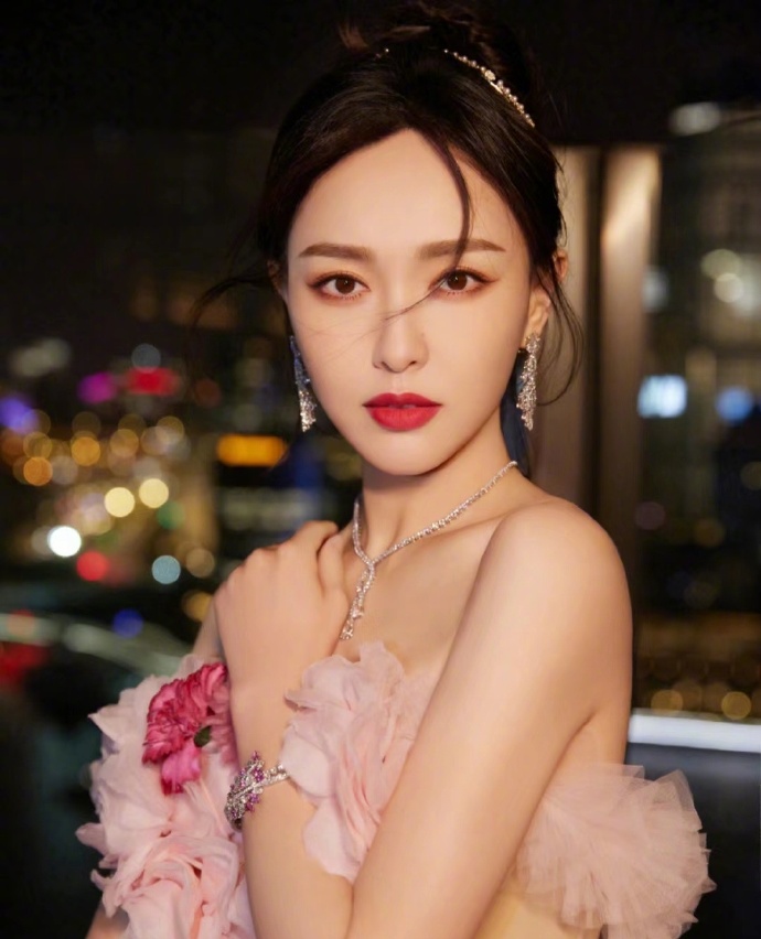 唐嫣哽咽回应质疑