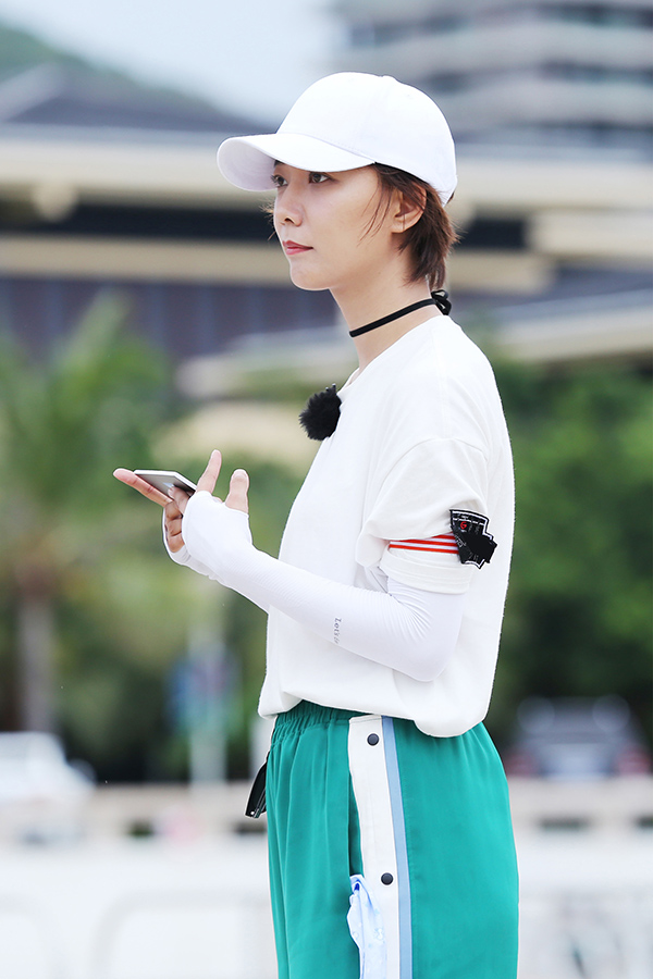 极限挑战3孙红雷姚晨结盟变身餐厅职员当街招揽生意