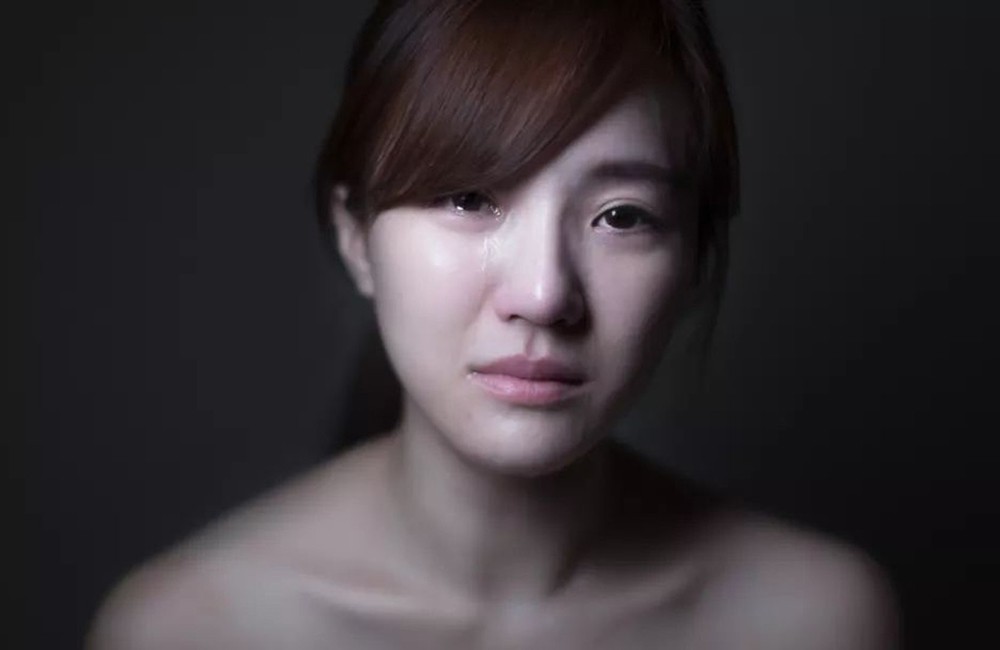 你为什么而哭摄影师用6年时间拍女孩的眼泪