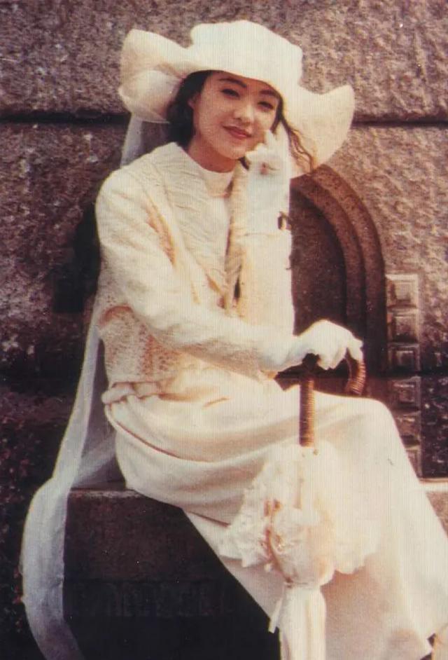 原创陈慧娴3段失败恋情55岁没结婚没孩子父母为她操碎了心