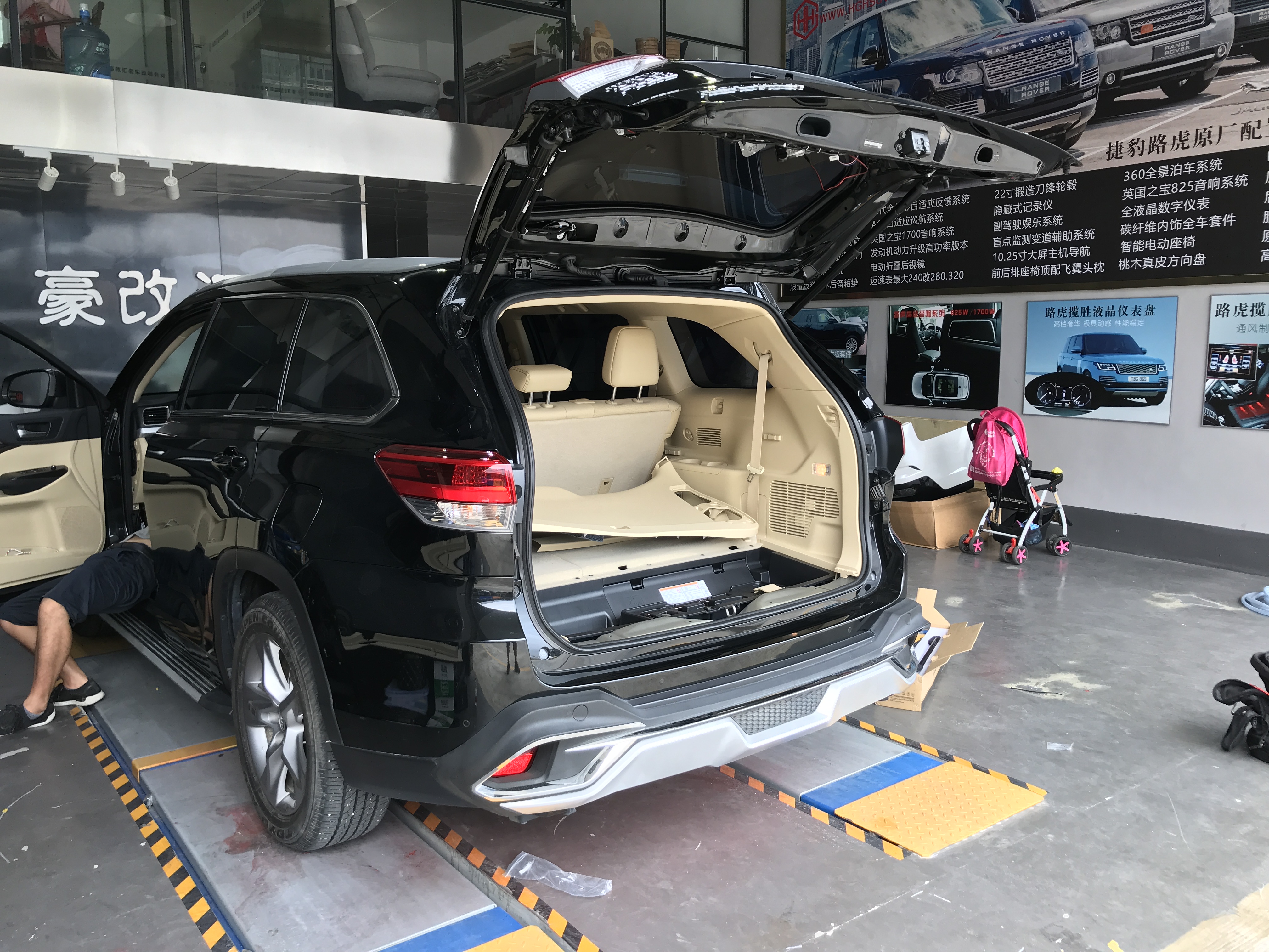 新款汉兰达电动尾门改装案例 汉兰达电动尾门双杆电吸智能防夹