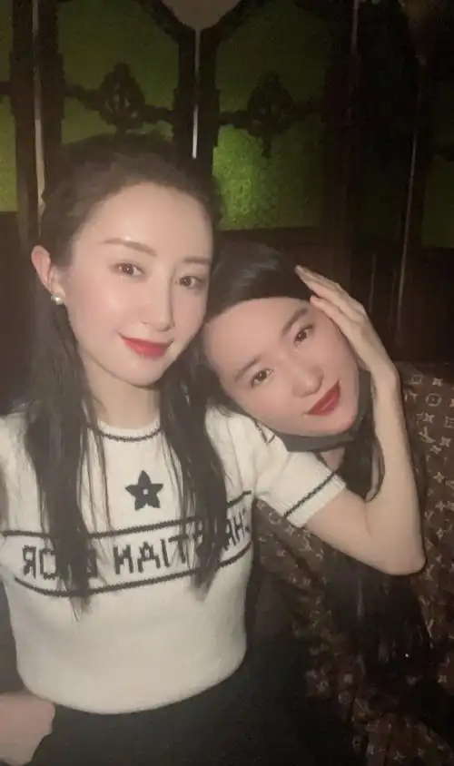 36岁的赵丽颖,又给我们狠狠上了一课:有钱也不抛弃"穷朋友"