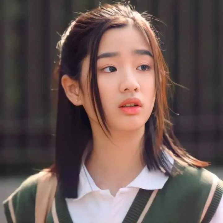 原创泰版流星花园穿衣暴露身份f4全身大牌道明寺妈气场两米八