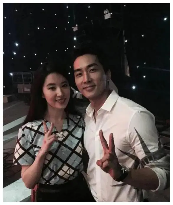 从巅峰到低谷,胡歌传绯闻,与宋承宪牵手的她现状如何了?