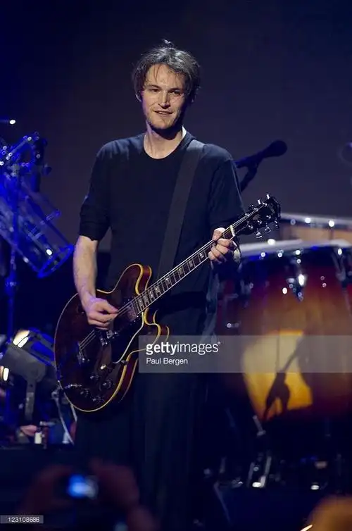 增加贝斯浓度安利红辣椒乐队red hot chili.