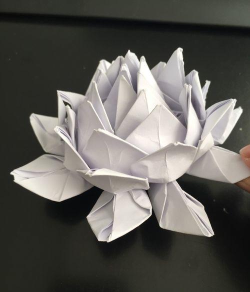 莲花灯超简单的折纸教程 美丽荷花的折法步骤图解简单立体荷花折纸