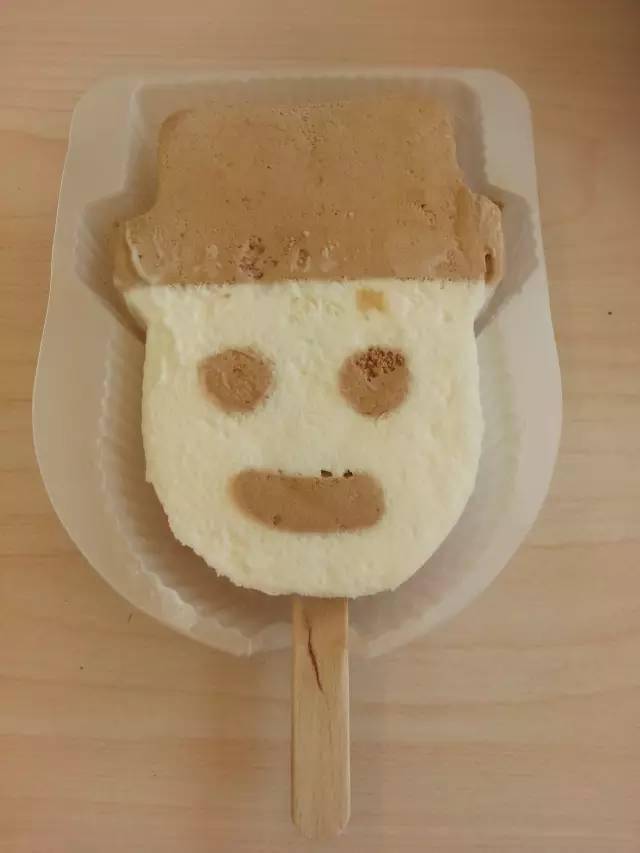 雪人雪糕,这么可爱的图案你下的了嘴吗?
