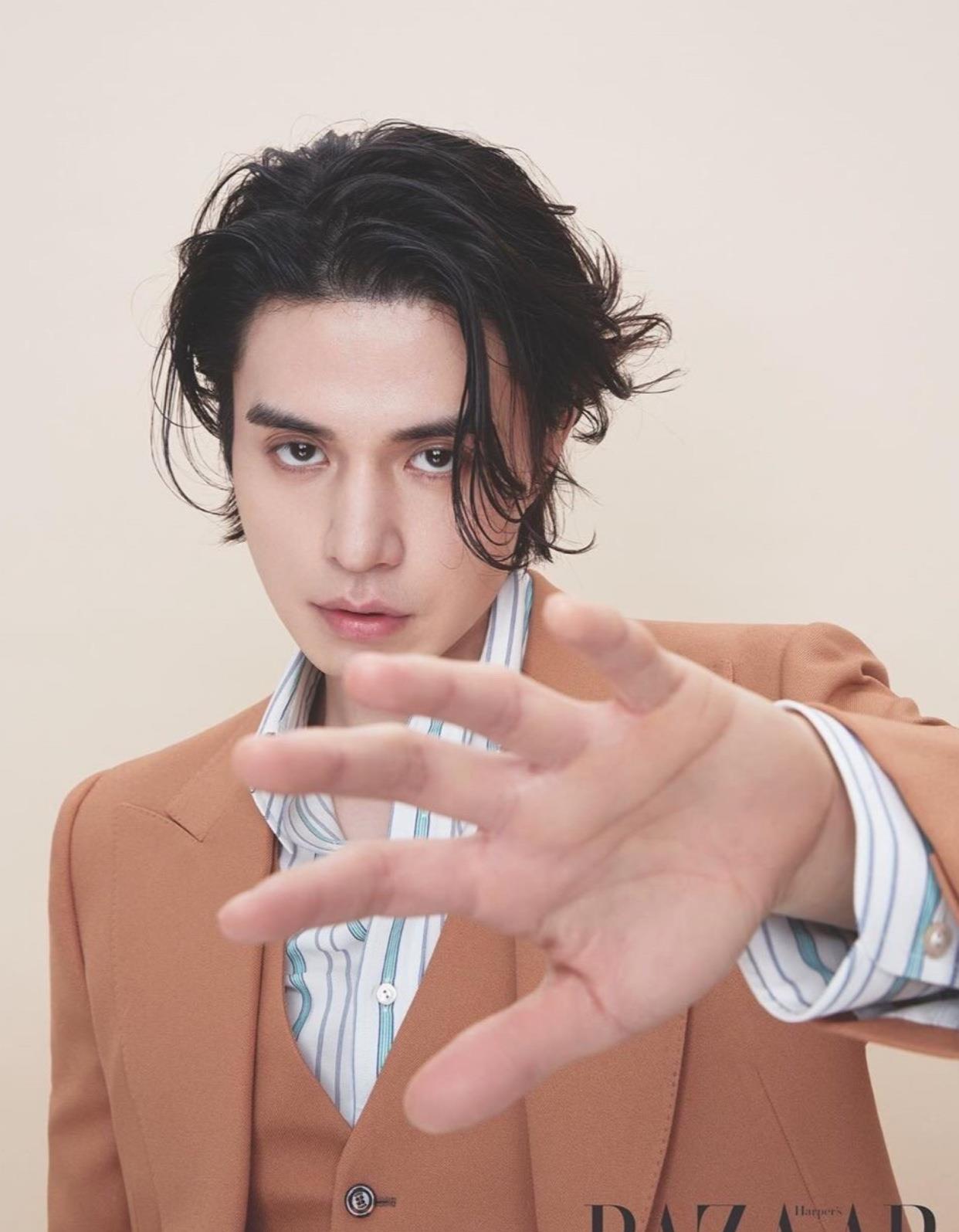 原创38岁李栋旭登杂志封面连换六套造型都不如冷白皮抢镜