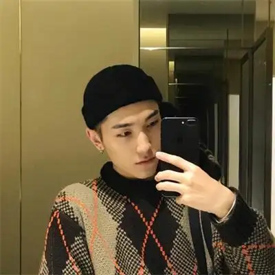 黑白系高冷的酷男戴帽子真人男生头像 不露脸霸气侧漏的微信男头_男生