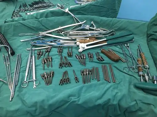 宁陵县人民医院率先掌握腰椎骨折手术钉棒固定治疗