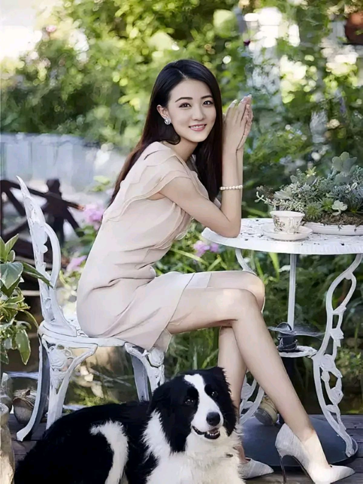 徐璐,1994年12月28日出生于内蒙古自治区呼和浩特市,毕业于中国人民